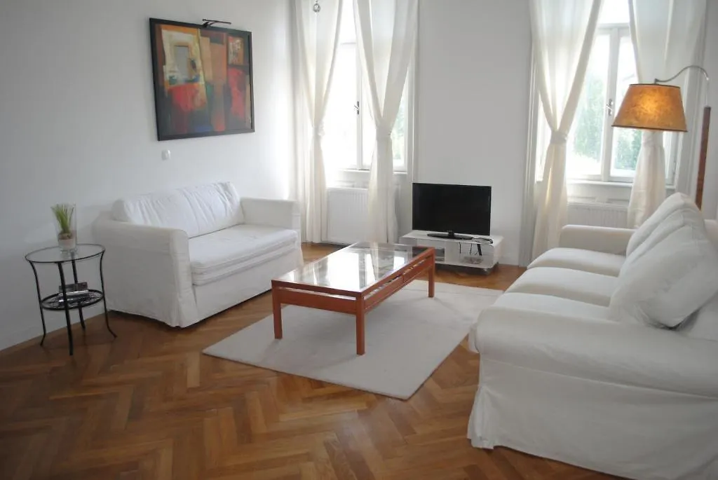 Kunsthaus Apartments-1