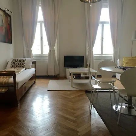 Kunsthaus Apartments-2